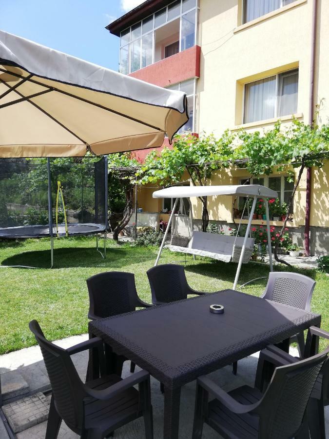 Апартаменти За Гости Бошнакови Devin Exterior foto